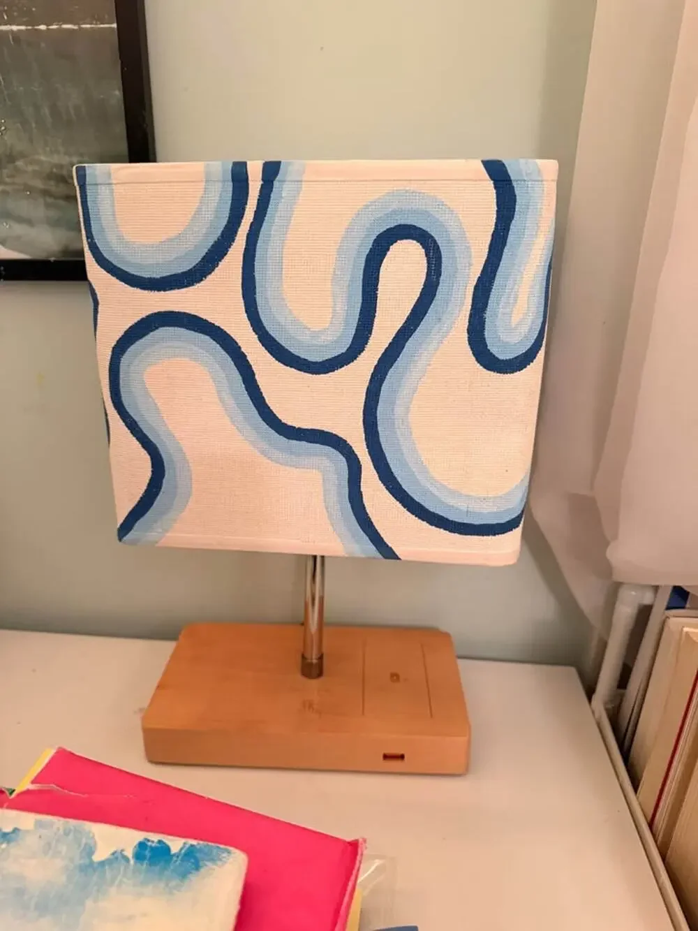 Blue wavy hand painted dimmable extendable Table Lamp with Wireless Charger